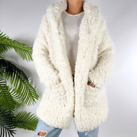 Womens Vintage Y2K Wonderly White Shaggy Sherpa Mid Length Faux Fur Coat / Large - Picture 3 of 8